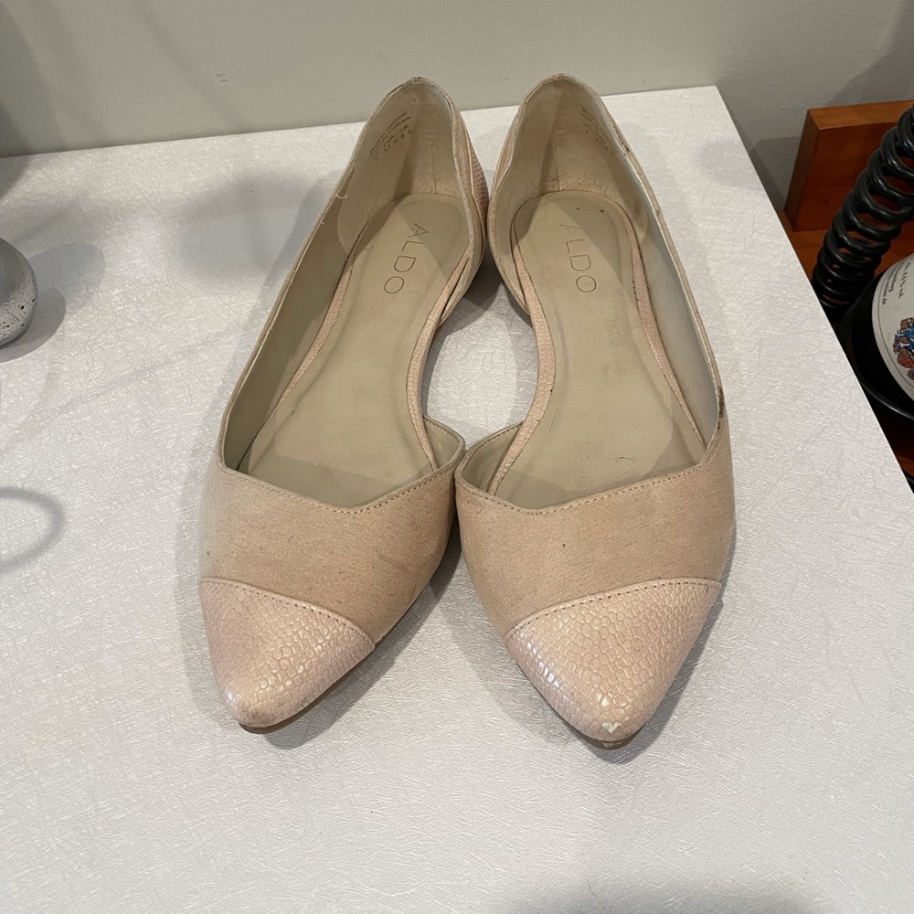Size 7 pale pink Aldo flats